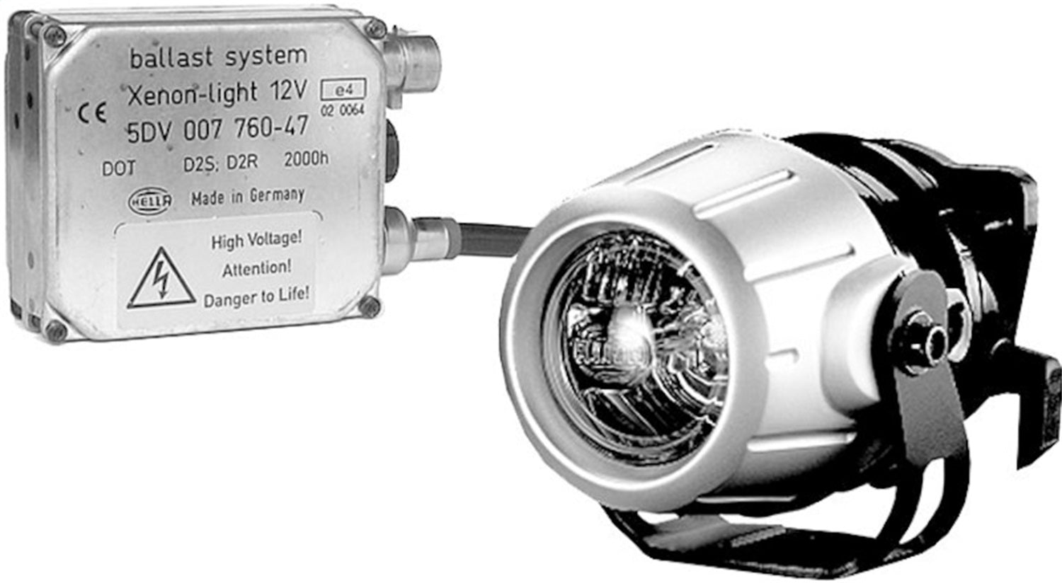 Hella 008390821 Micro DE Premium Xenon Driving Lamp Kit Hella 008390821