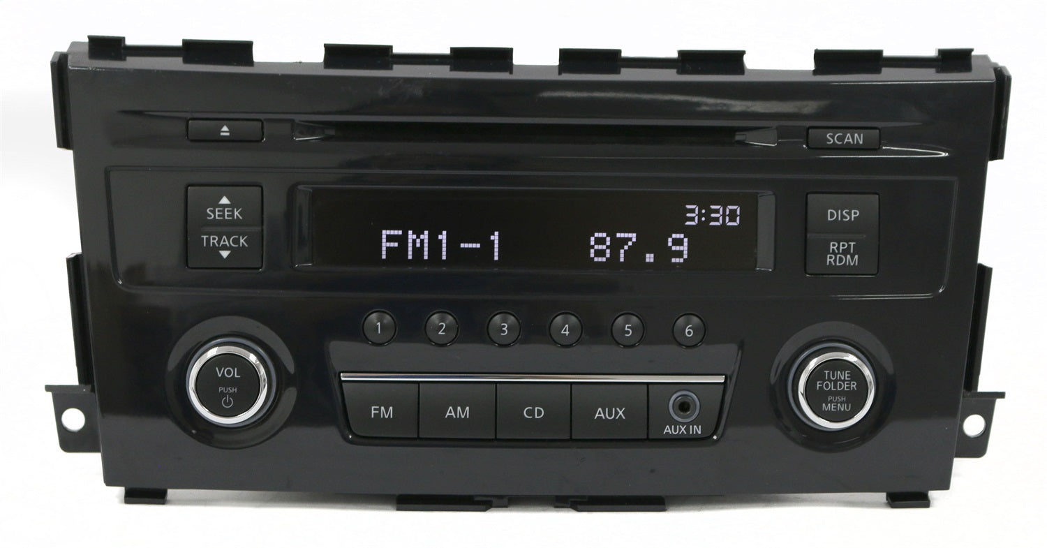 1 Factory Radio 638-72231-D2 AM FM Radio CD Player 1 Factory Radio 638-72231-D2
