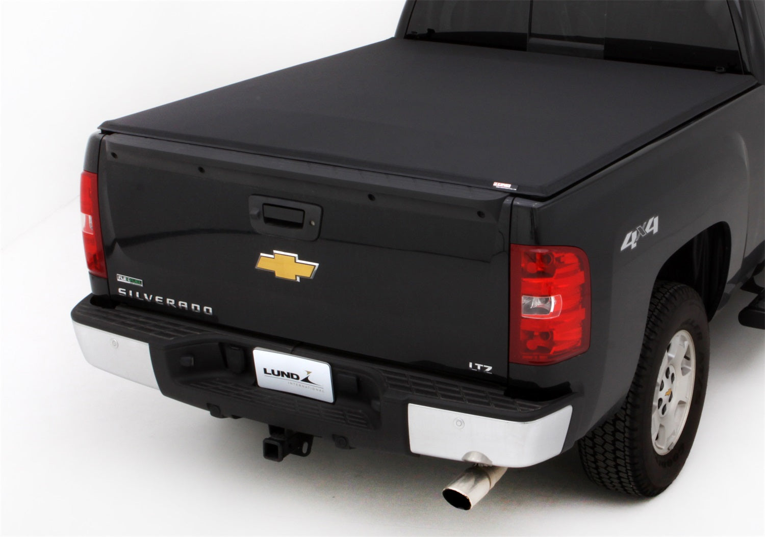 Lund 95853 Genesis™ Elite Tri-Fold Tonneau; Black; [Available While Supplies Last]; Lund 95853