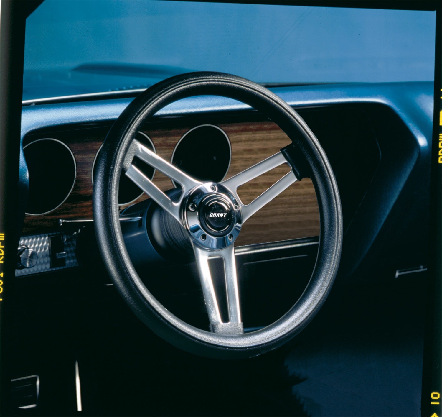Grant 990 Classic Series 5 Style Steering Wheel Grant 990