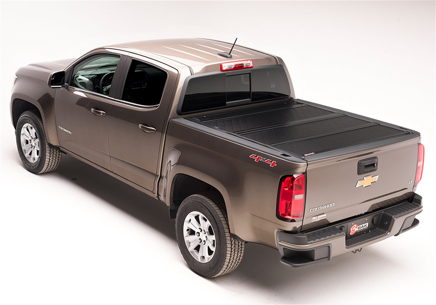 RealTruck BAK 772146 BAKFlip F1 23-24 Colorado/Canyon 5ft.2in. RealTruck BAK 772146