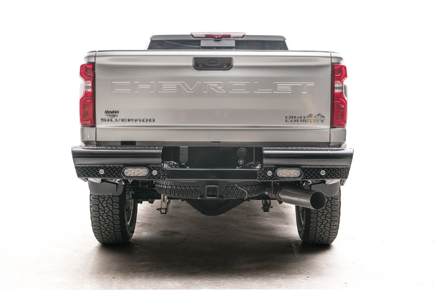 Fab Fours CH20-T4950-1 Black Steel Ranch Rear Bumper; w/Steel Tread Plate; Fab Fours CH20-T4950-1