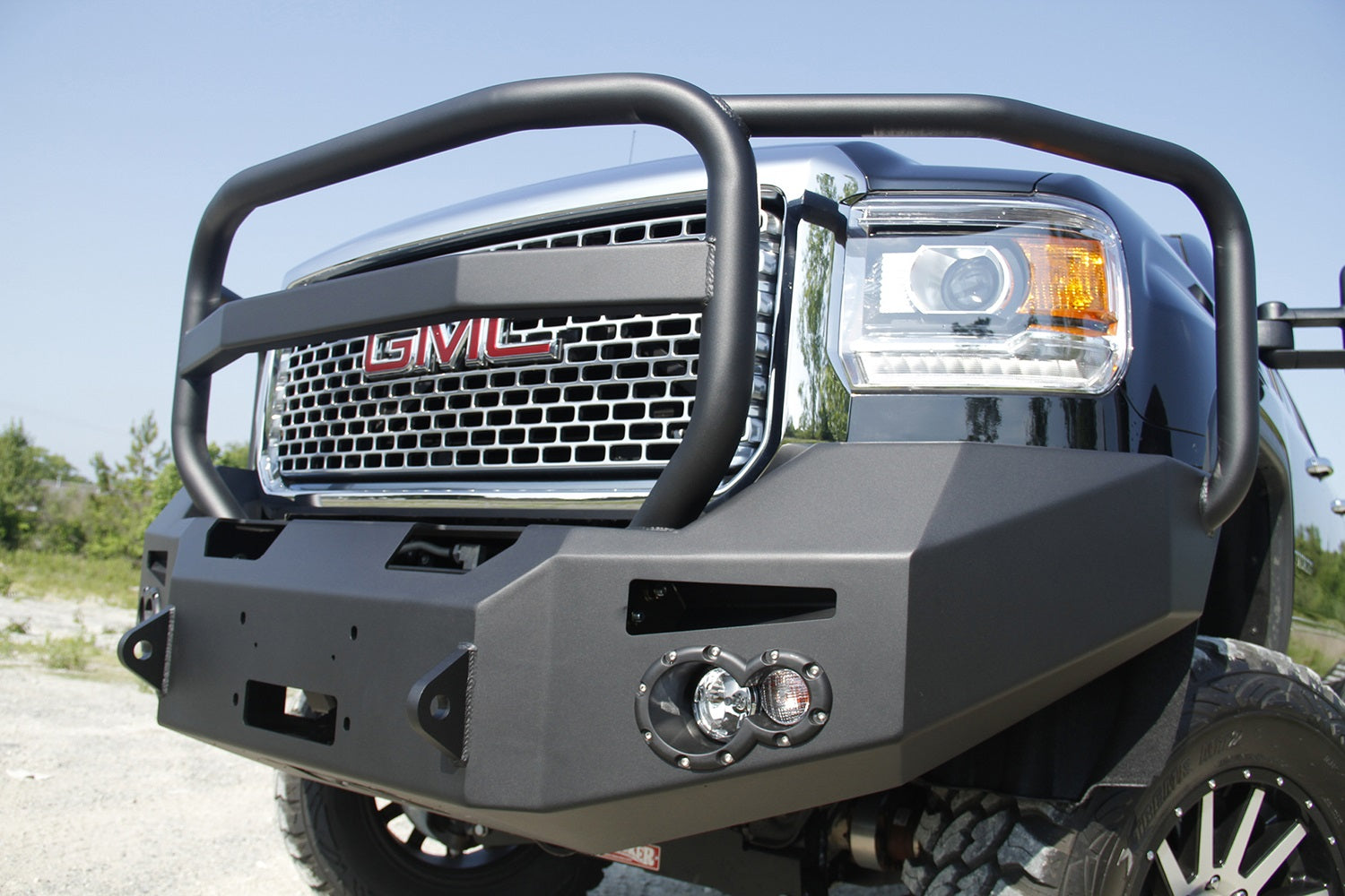 Fab Fours GM14-A3150-1 Premium Heavy Duty Winch Front Bumper Fab Fours GM14-A3150-1