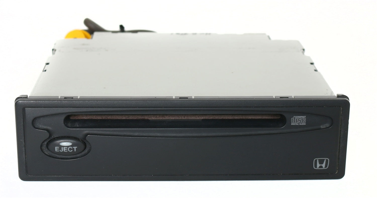 1 Factory Radio 638-57262-NOA2 CD Player; Remanufactured; Black; OE Part Number: 08A06-371-220; 1 Factory Radio 638-57262-NOA2