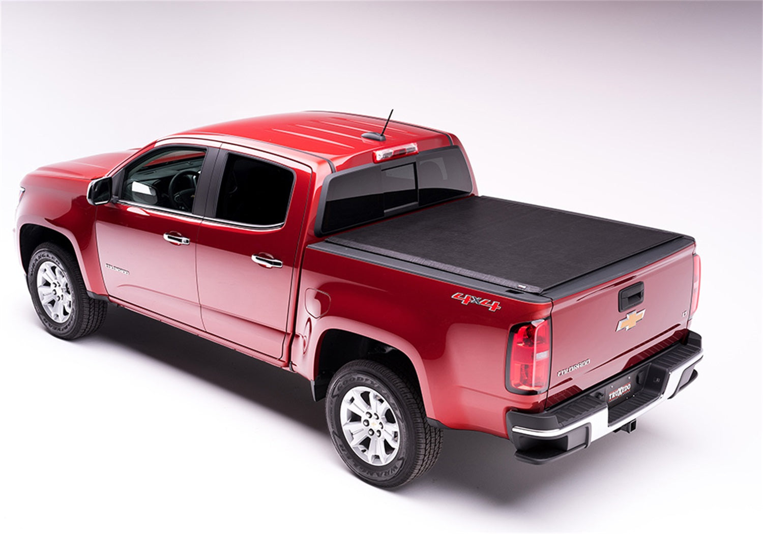 Truxedo 749801 Deuce-15-22 Colorado/Canyon 5ft. w/out Sport Bar Truxedo 749801