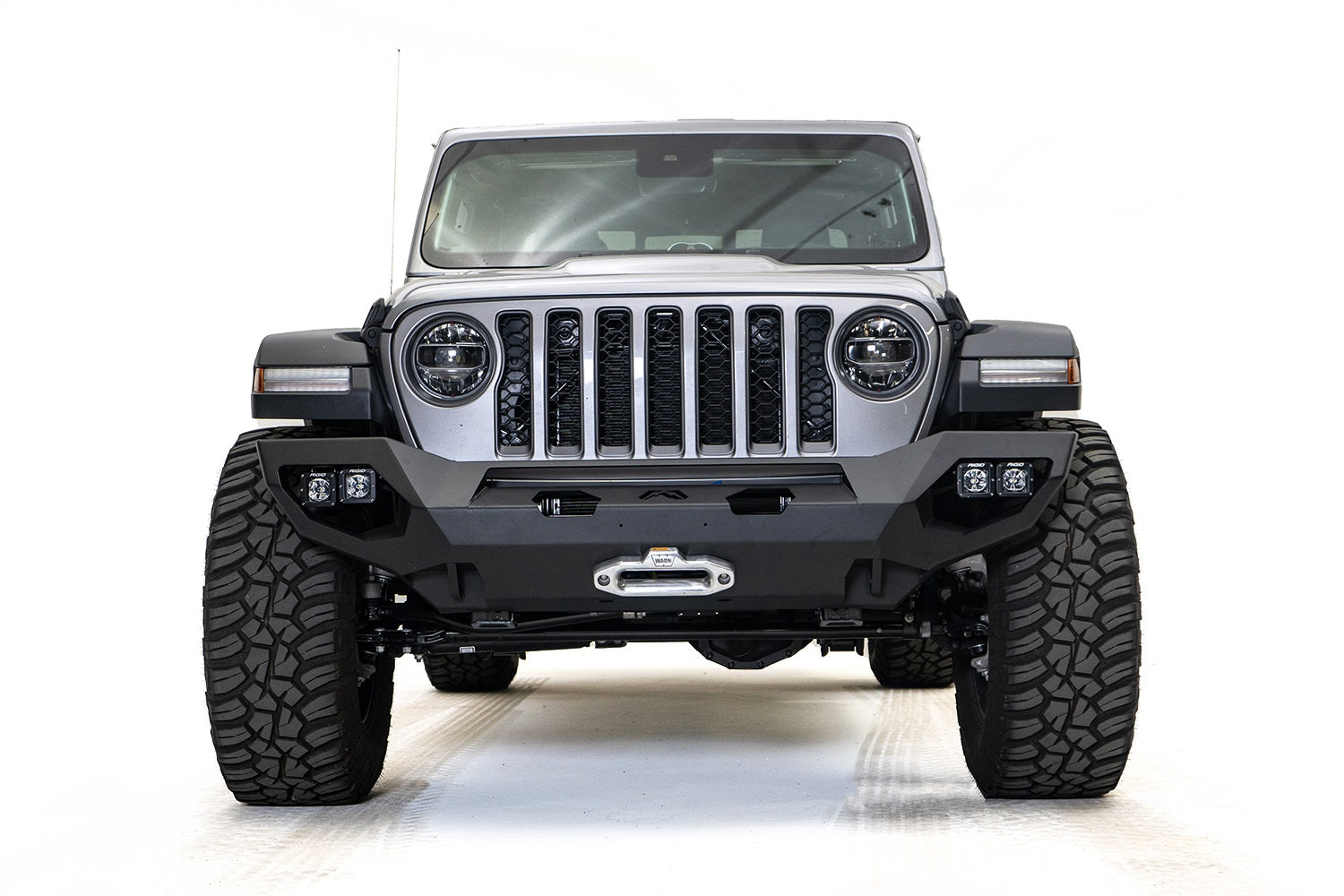 Fab Fours JL18-X4651-B Matrix Front Bumper; w/No Guard; Bare; Plate Steel; Fab Fours JL18-X4651-B