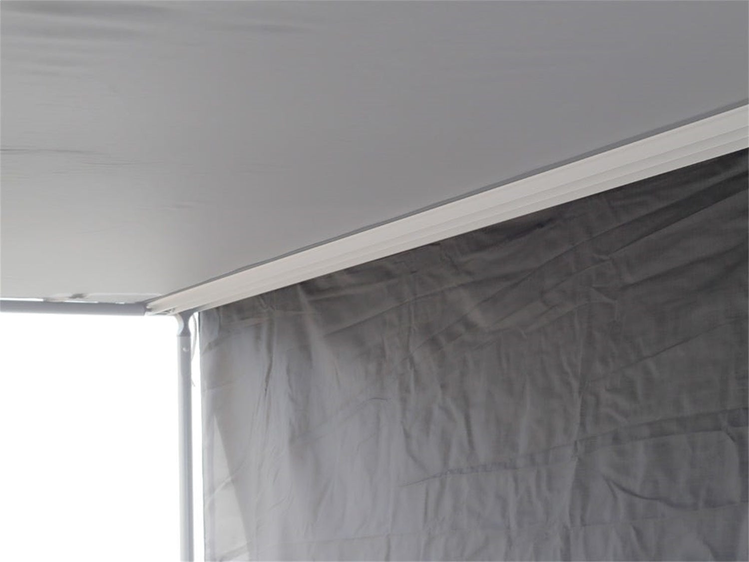 Front Runner AWNI039 Wind Break; For 2.5M Awning; Front Runner AWNI039